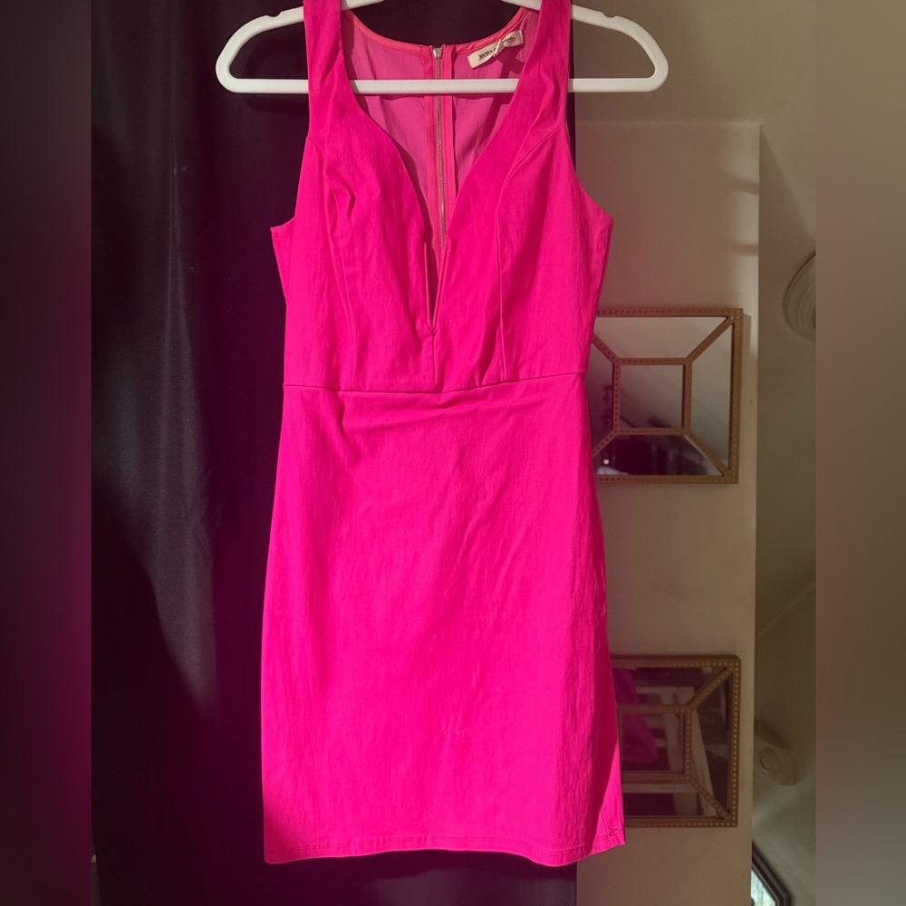 Elegant Pink Sleeveless Dress